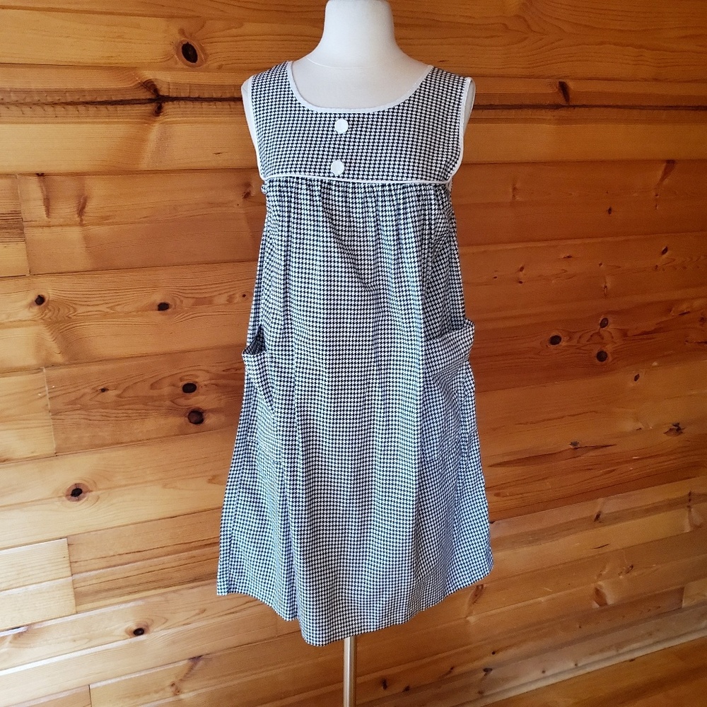 1960s Unlabeled Black & White Cotton Blend Housedr